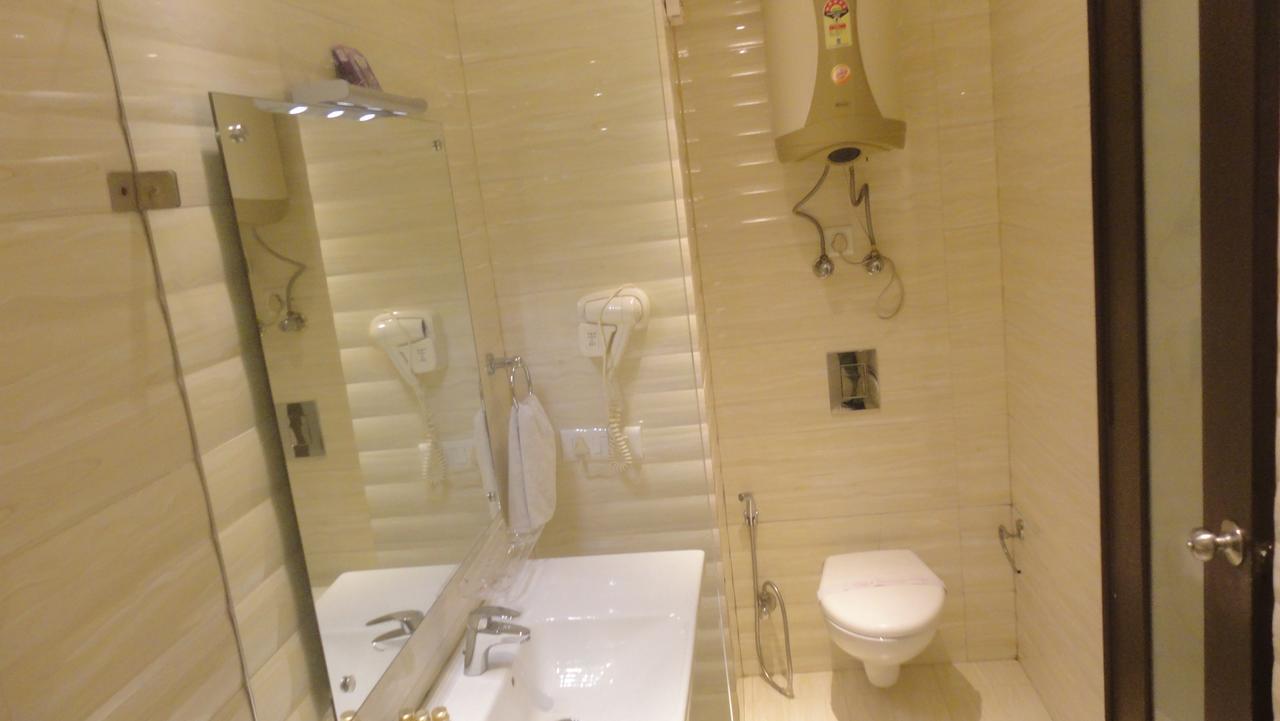 Fabhotel Red Leaf Mall Road Mussoorie Exterior foto