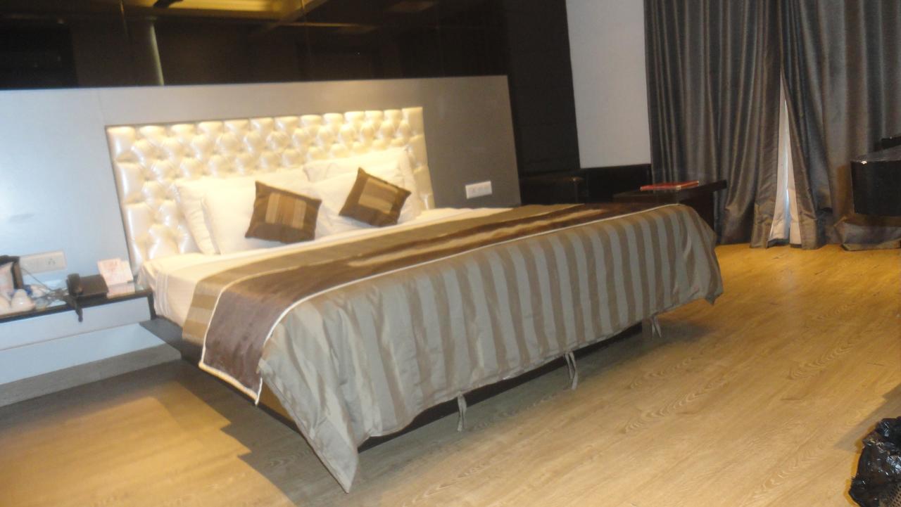 Fabhotel Red Leaf Mall Road Mussoorie Exterior foto